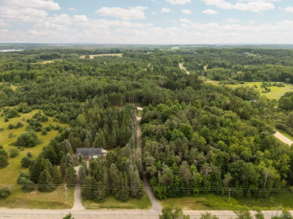 4082 County Road 612 NE Excelsior Township, MI 49646