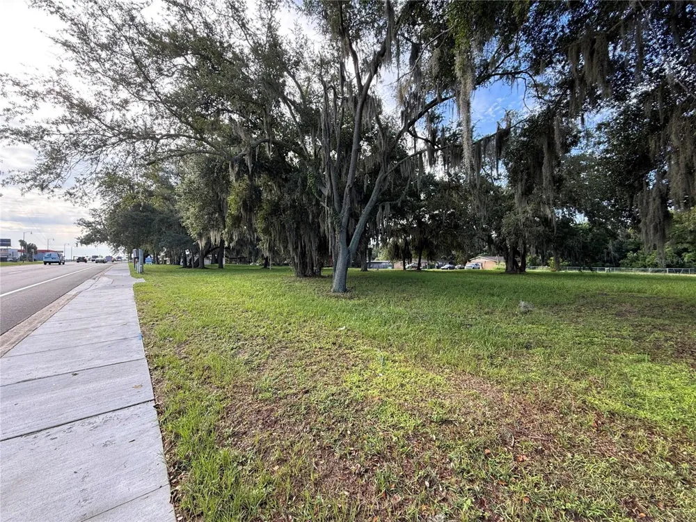 1130 MCNAMEE ST HWY 441 HIGHWAY Leesburg, FL 34748