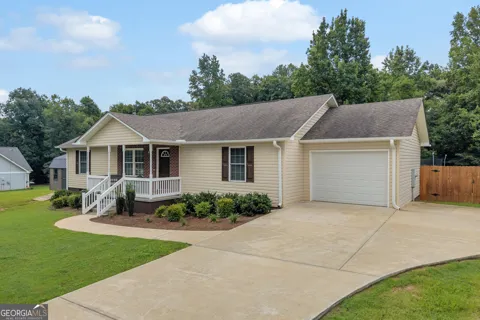 423 N Point CIR
