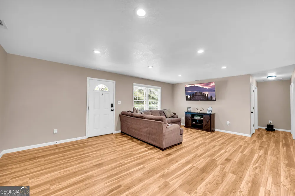 423 N Point CIR Hartwell, GA 30643