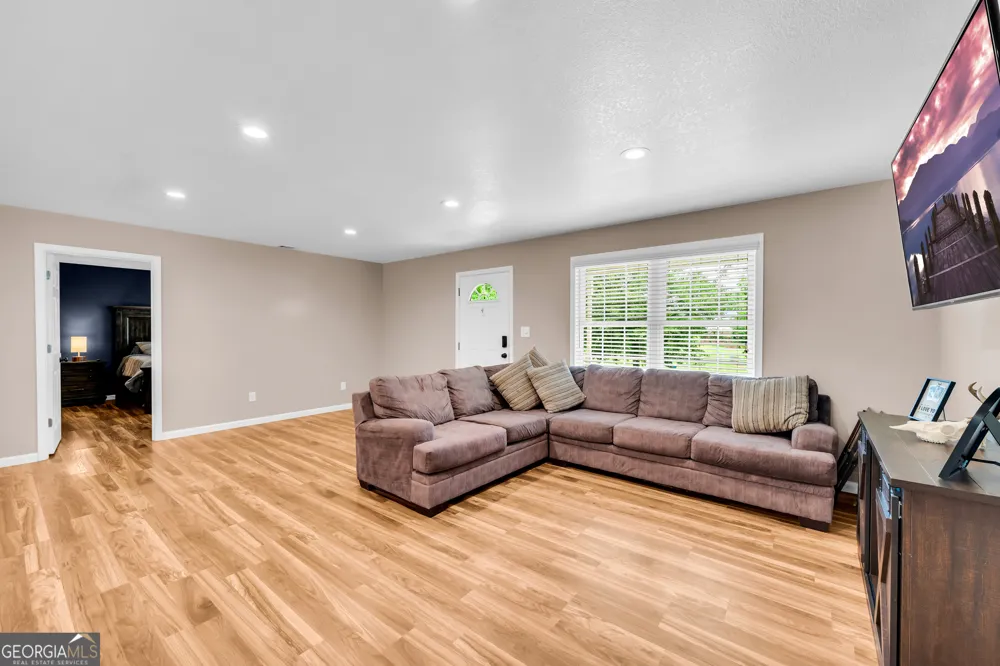 423 N Point CIR Hartwell, GA 30643
