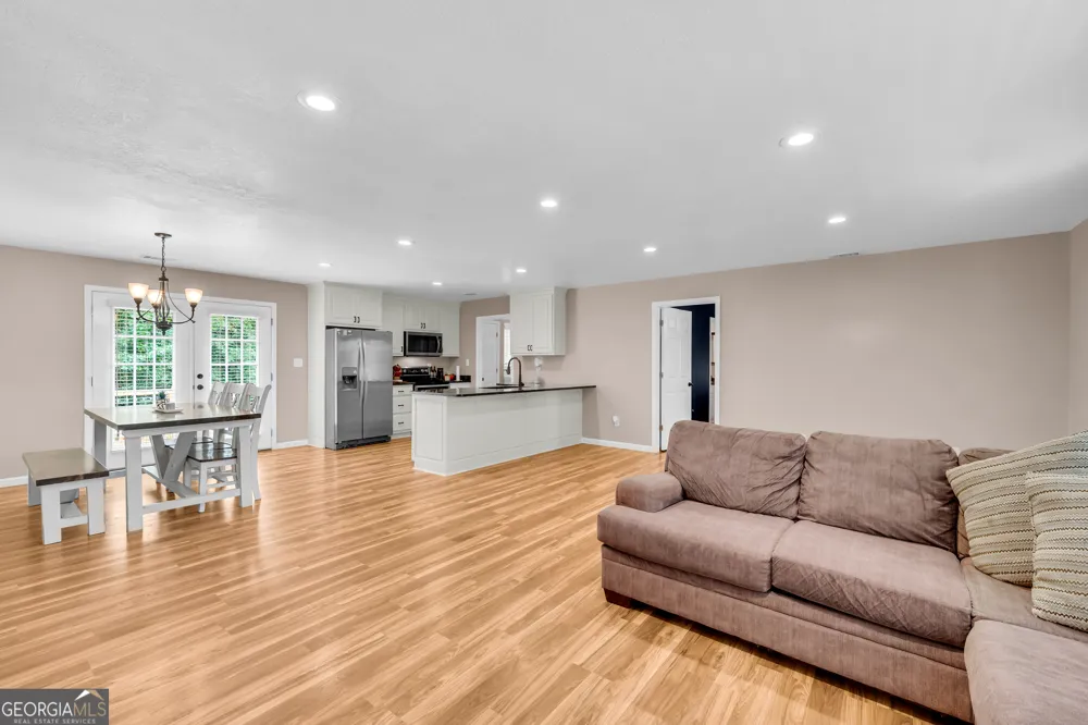 423 N Point CIR Hartwell, GA 30643