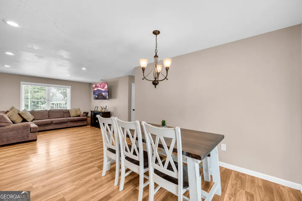 423 N Point CIR Hartwell, GA 30643