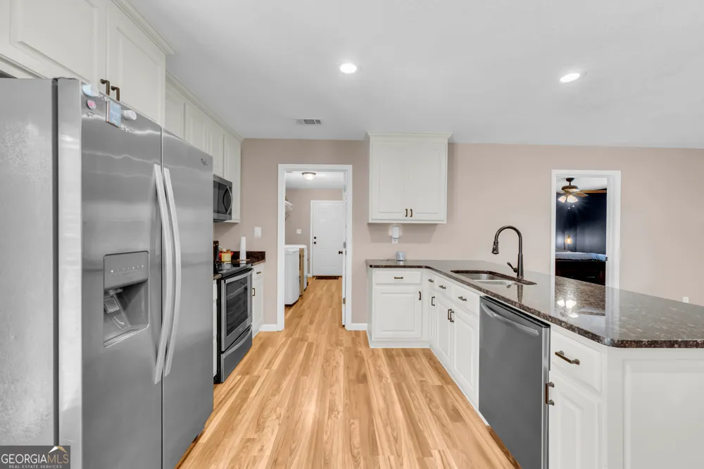 423 N Point CIR Hartwell, GA 30643