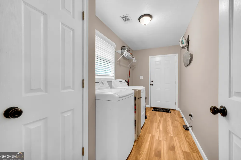 423 N Point CIR Hartwell, GA 30643