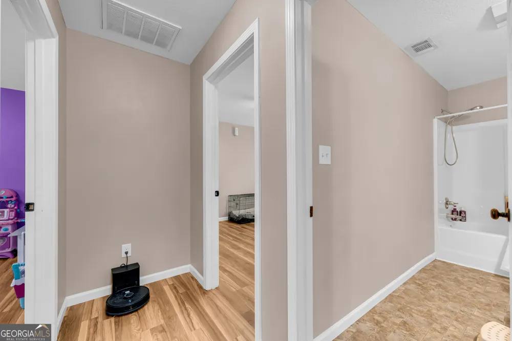 423 N Point CIR Hartwell, GA 30643