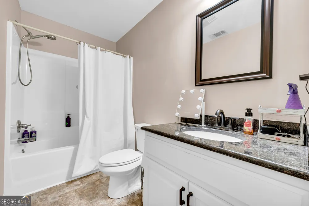 423 N Point CIR Hartwell, GA 30643