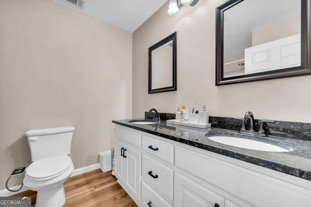 423 N Point CIR Hartwell, GA 30643