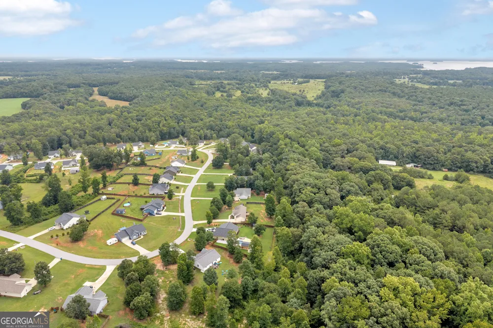 423 N Point CIR Hartwell, GA 30643