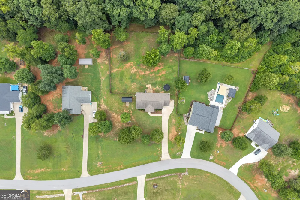 423 N Point CIR Hartwell, GA 30643