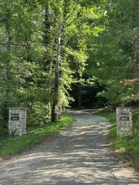 Fernwood Court