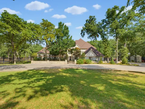 121 Comanche Moon Court