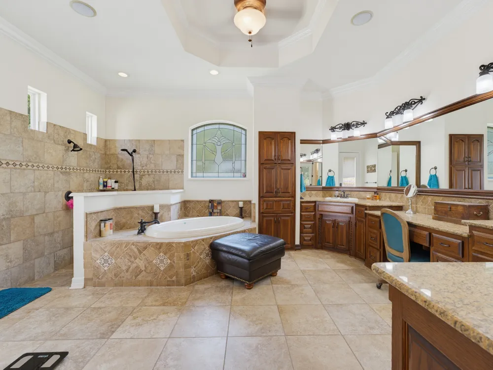 121 Comanche Moon Court Decatur, TX 76234