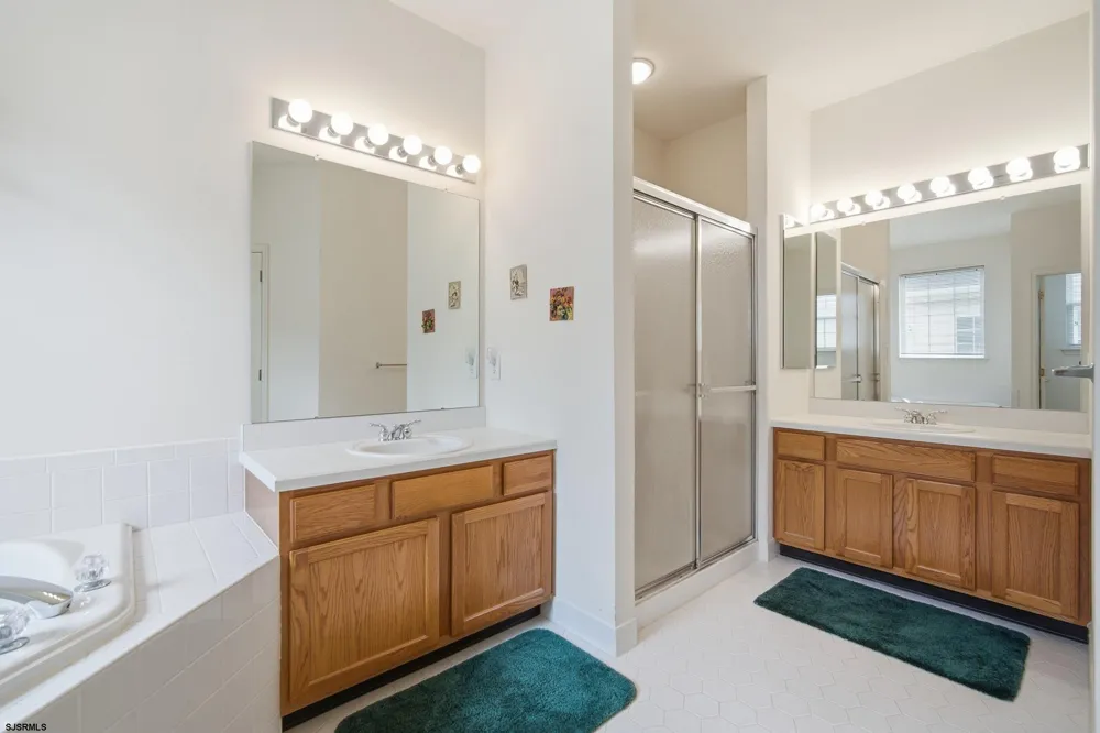 552 Falmouth Ct Galloway Township, NJ 08205