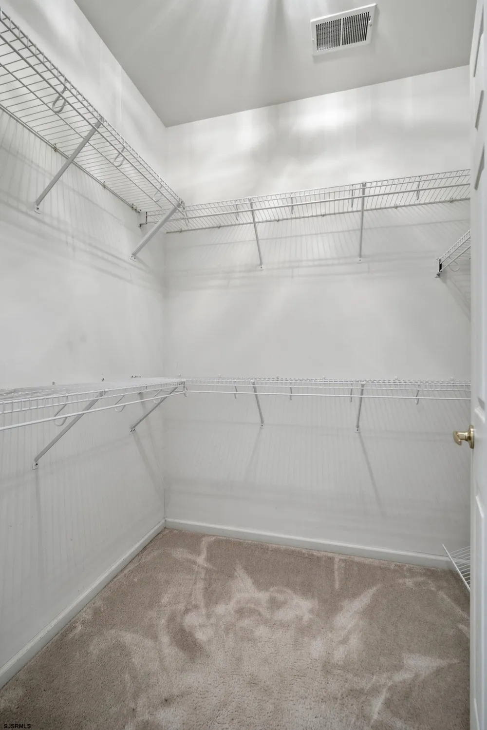 552 Falmouth Ct Galloway Township, NJ 08205
