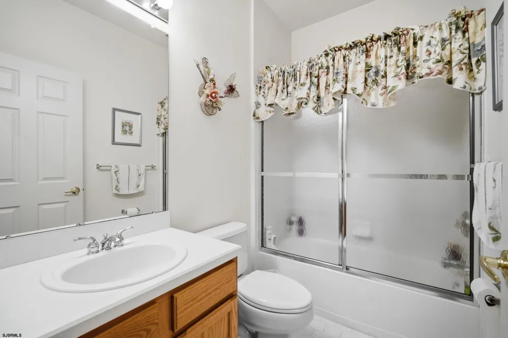 552 Falmouth Ct Galloway Township, NJ 08205
