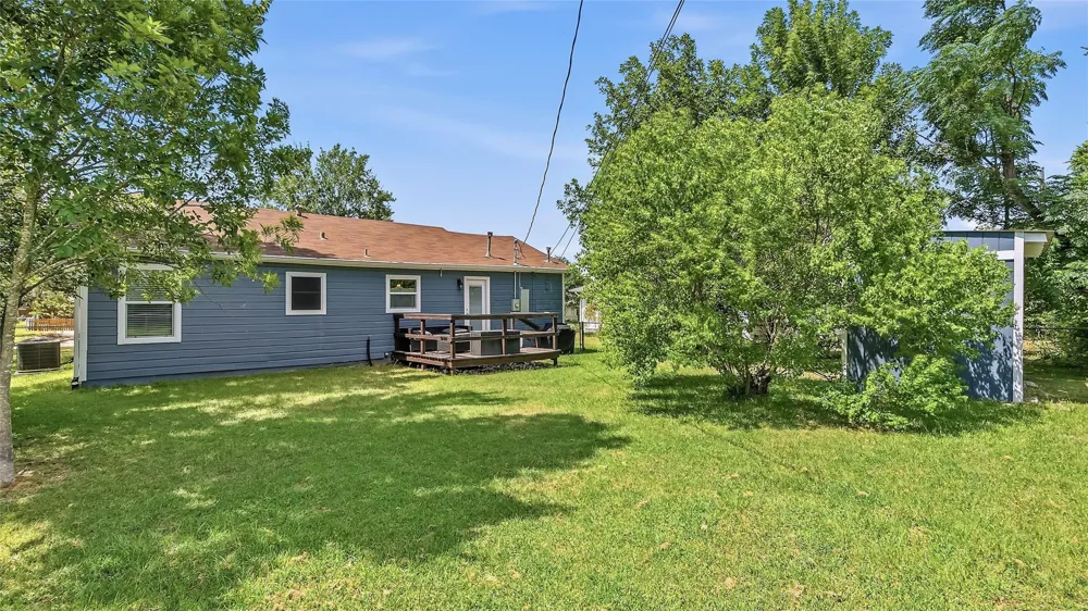 907 North Avenue Bryan, TX 77802