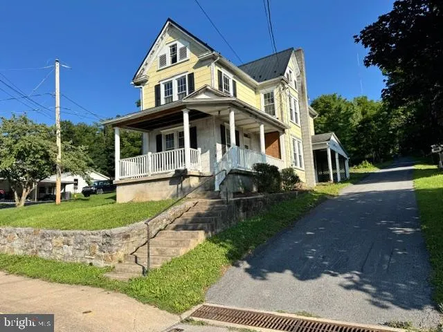 216 WALNUT ST Lewistown, PA 17044