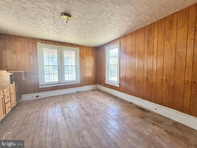 216 WALNUT ST Lewistown, PA 17044