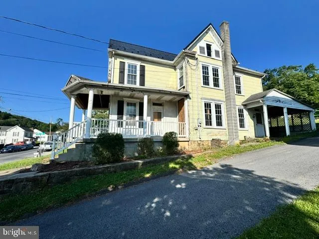 216 WALNUT ST Lewistown, PA 17044