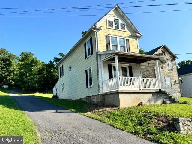 216 WALNUT ST Lewistown, PA 17044