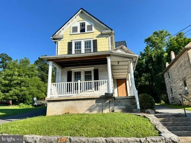 216 WALNUT ST Lewistown, PA 17044