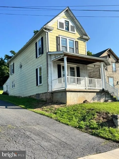 216 WALNUT ST Lewistown, PA 17044