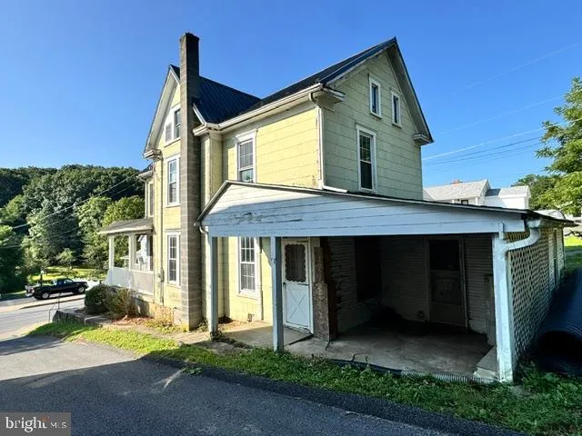 216 WALNUT ST Lewistown, PA 17044