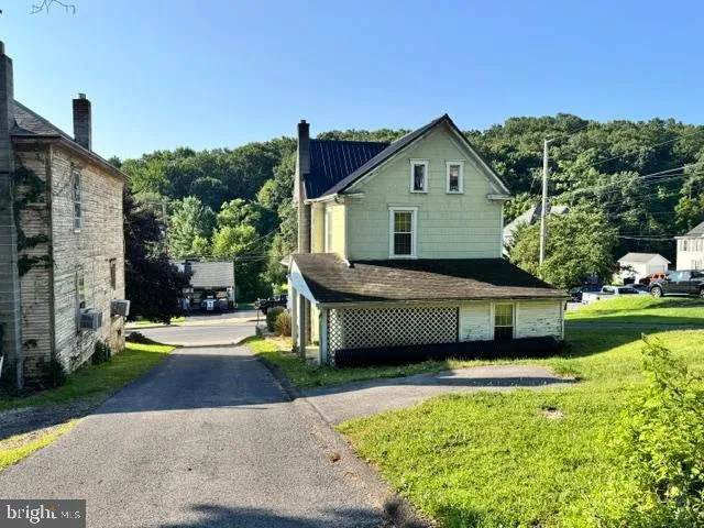 216 WALNUT ST Lewistown, PA 17044