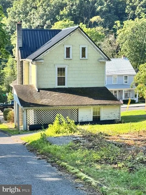 216 WALNUT ST Lewistown, PA 17044