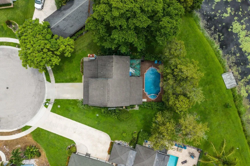1726 TREEHAVEN COURT Wellington, FL 33414