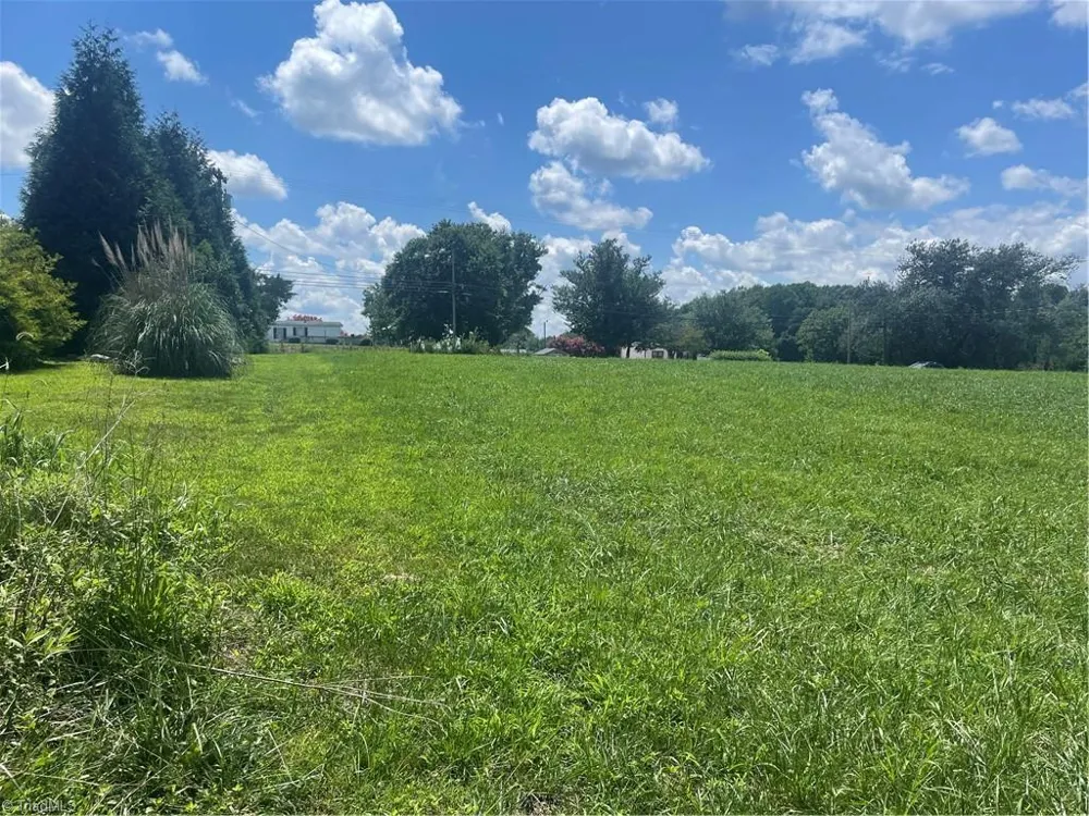 1213 Old Highway 21 State Road, NC 28676