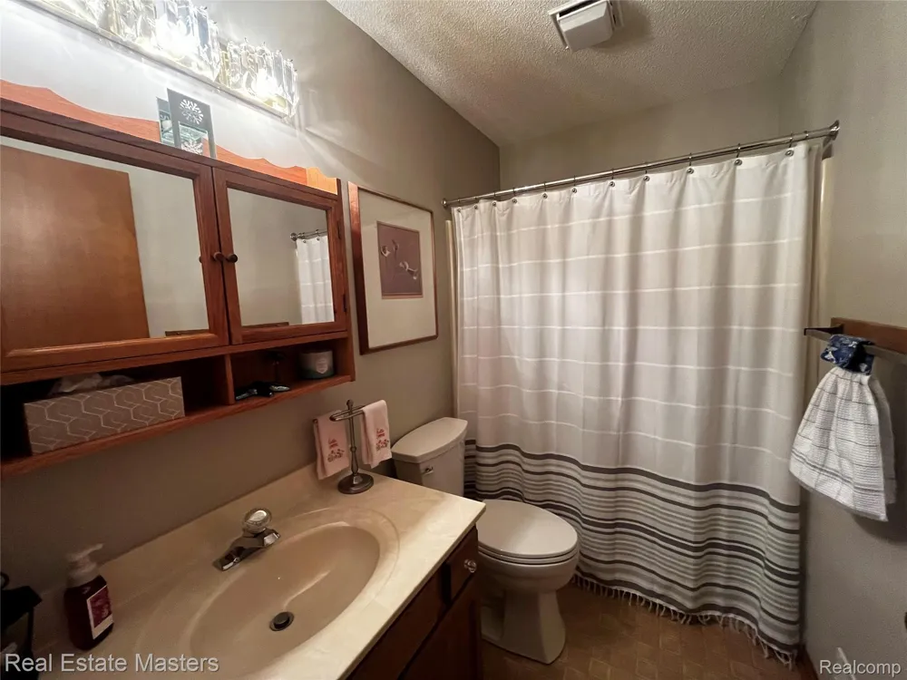 3549 HOLLAND PARK LANE #2 Port Huron City, MI 48060