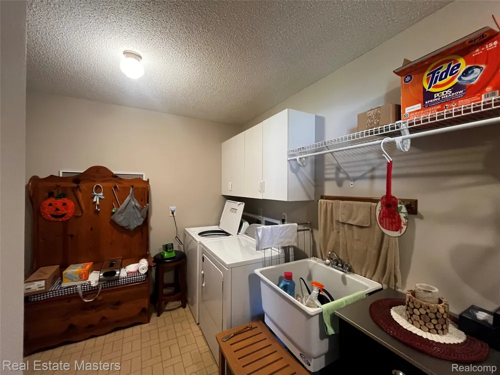 3549 HOLLAND PARK LANE #2 Port Huron City, MI 48060