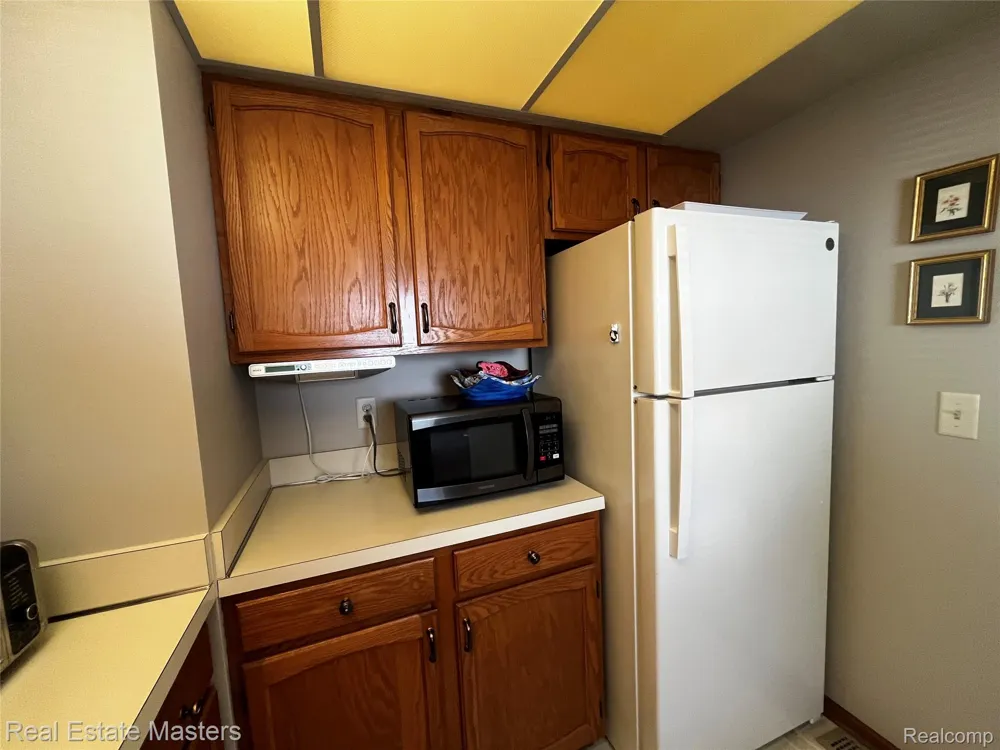 3549 HOLLAND PARK LANE #2 Port Huron City, MI 48060