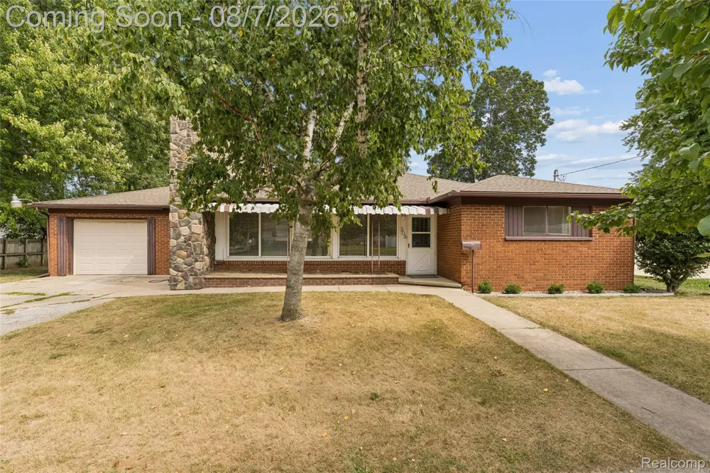 302 Airport Drive Holly Village, MI 48442