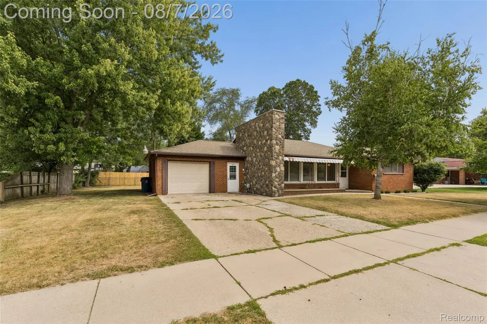 302 Airport Drive Holly Village, MI 48442