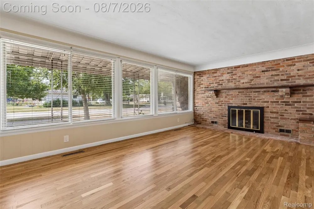302 Airport Drive Holly Village, MI 48442