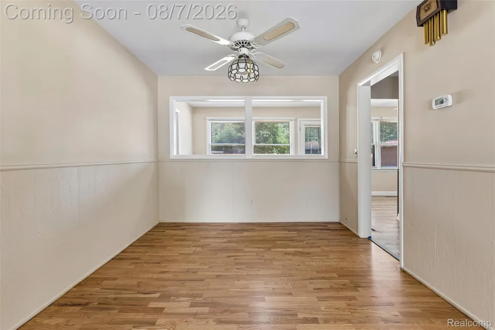 302 Airport Drive Holly Village, MI 48442