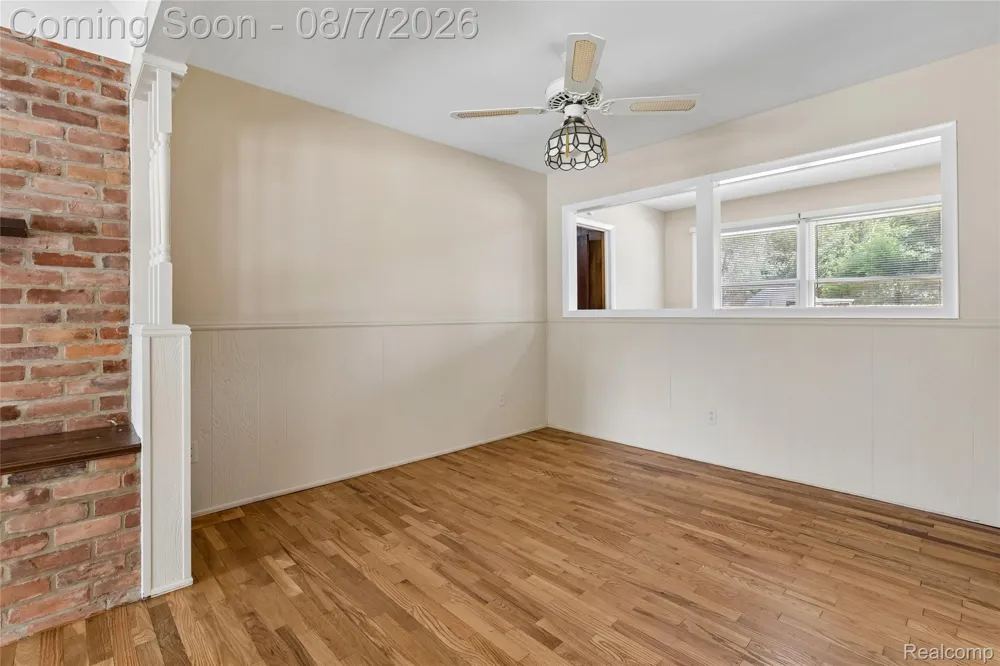 302 Airport Drive Holly Village, MI 48442