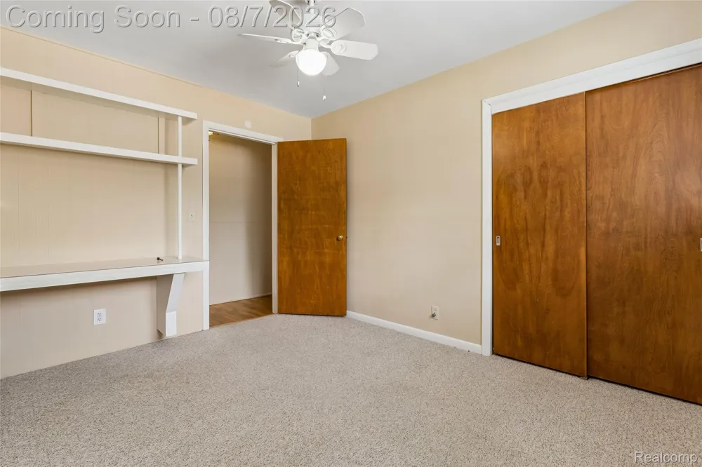 302 Airport Drive Holly Village, MI 48442