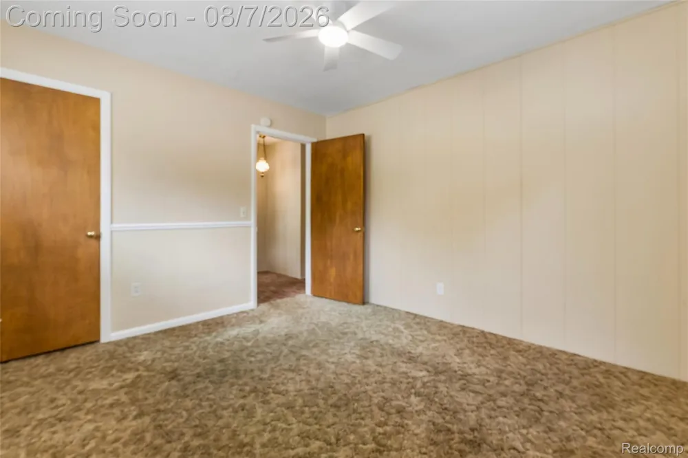 302 Airport Drive Holly Village, MI 48442