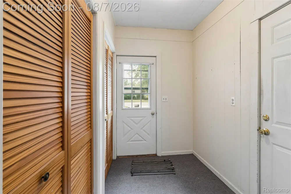 302 Airport Drive Holly Village, MI 48442
