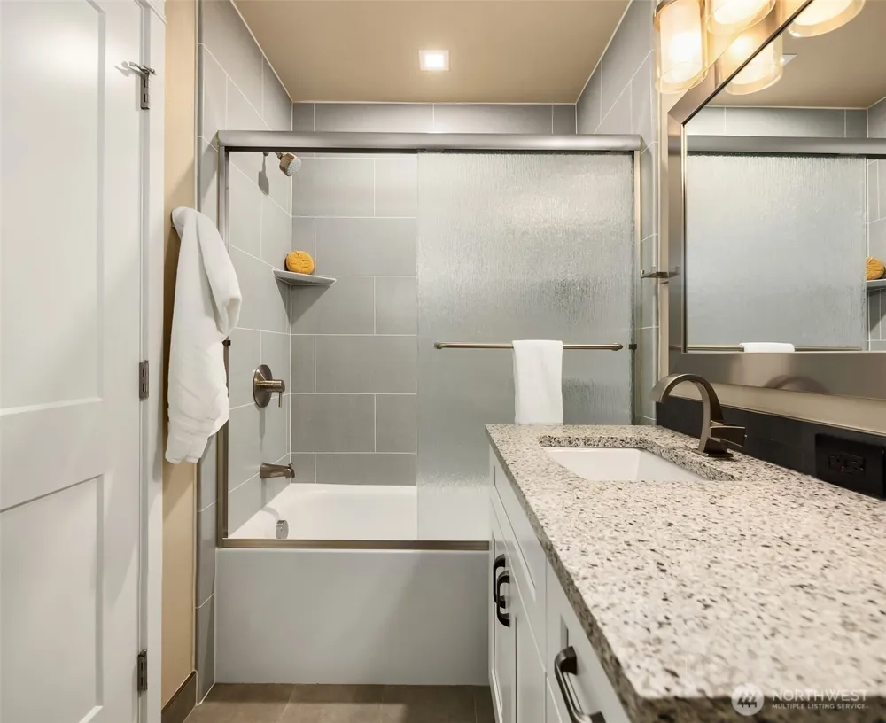 12120 NE 172nd Place #L302 Bothell, WA 98011