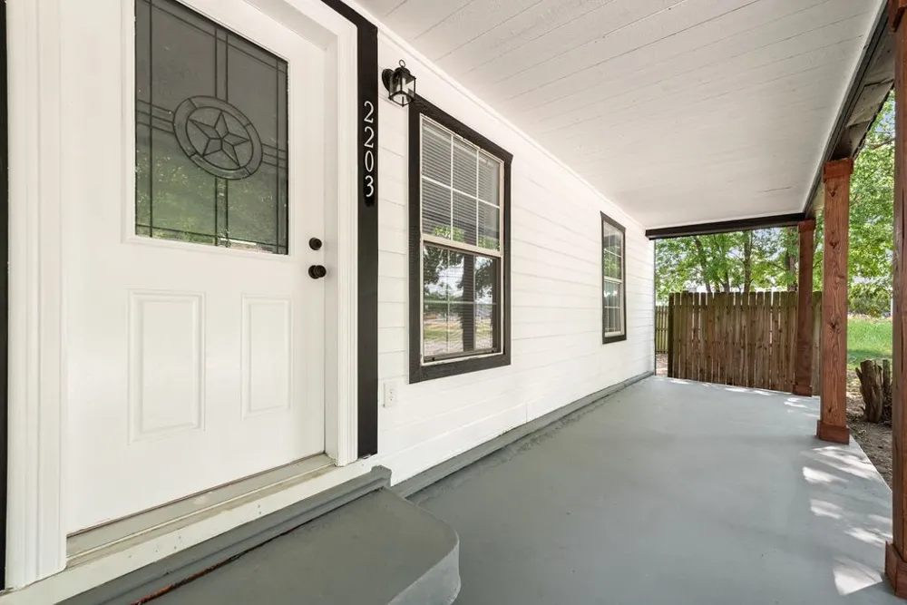 2203 Wesley Street Greenville, TX 75401