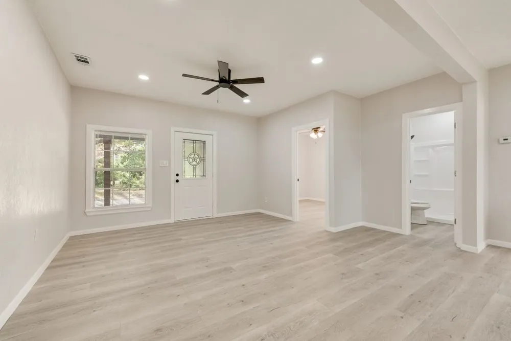 2203 Wesley Street Greenville, TX 75401