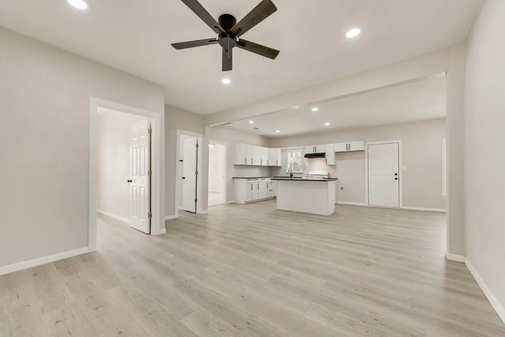 2203 Wesley Street Greenville, TX 75401