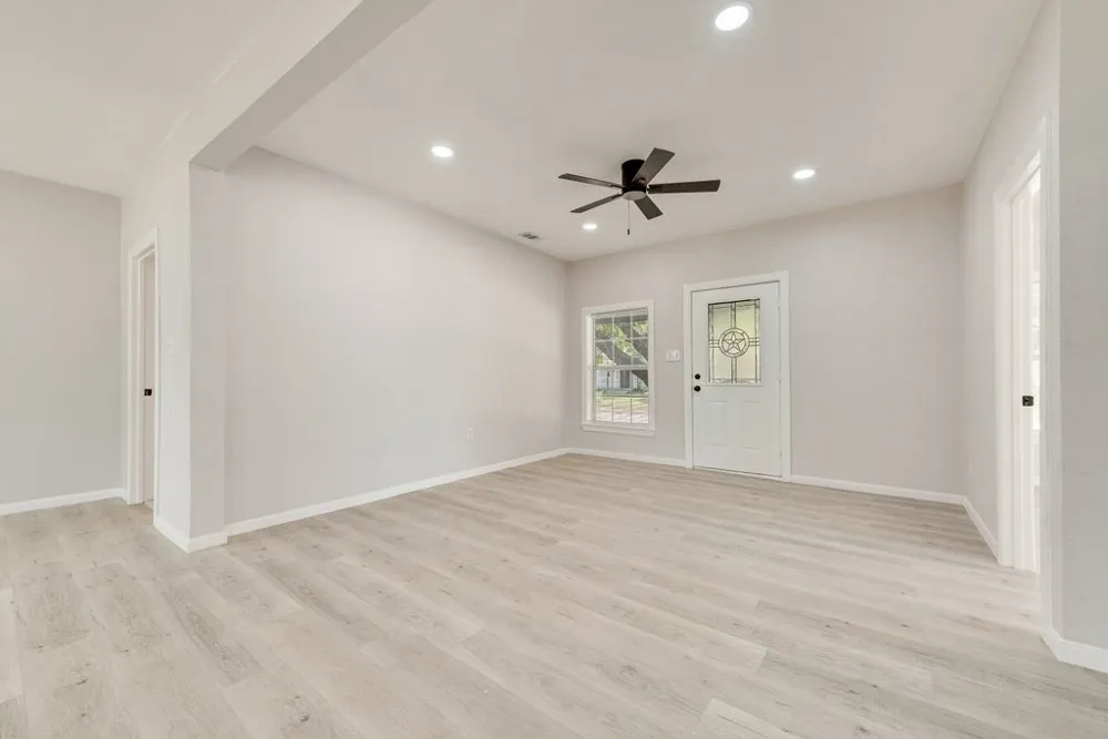 2203 Wesley Street Greenville, TX 75401