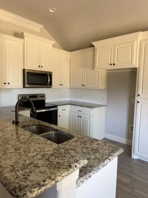 272 Jacinth Lane Granbury, TX 76049