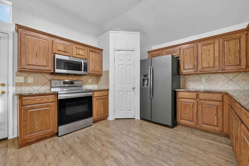 803 E Alexander Lane Euless, TX 76040